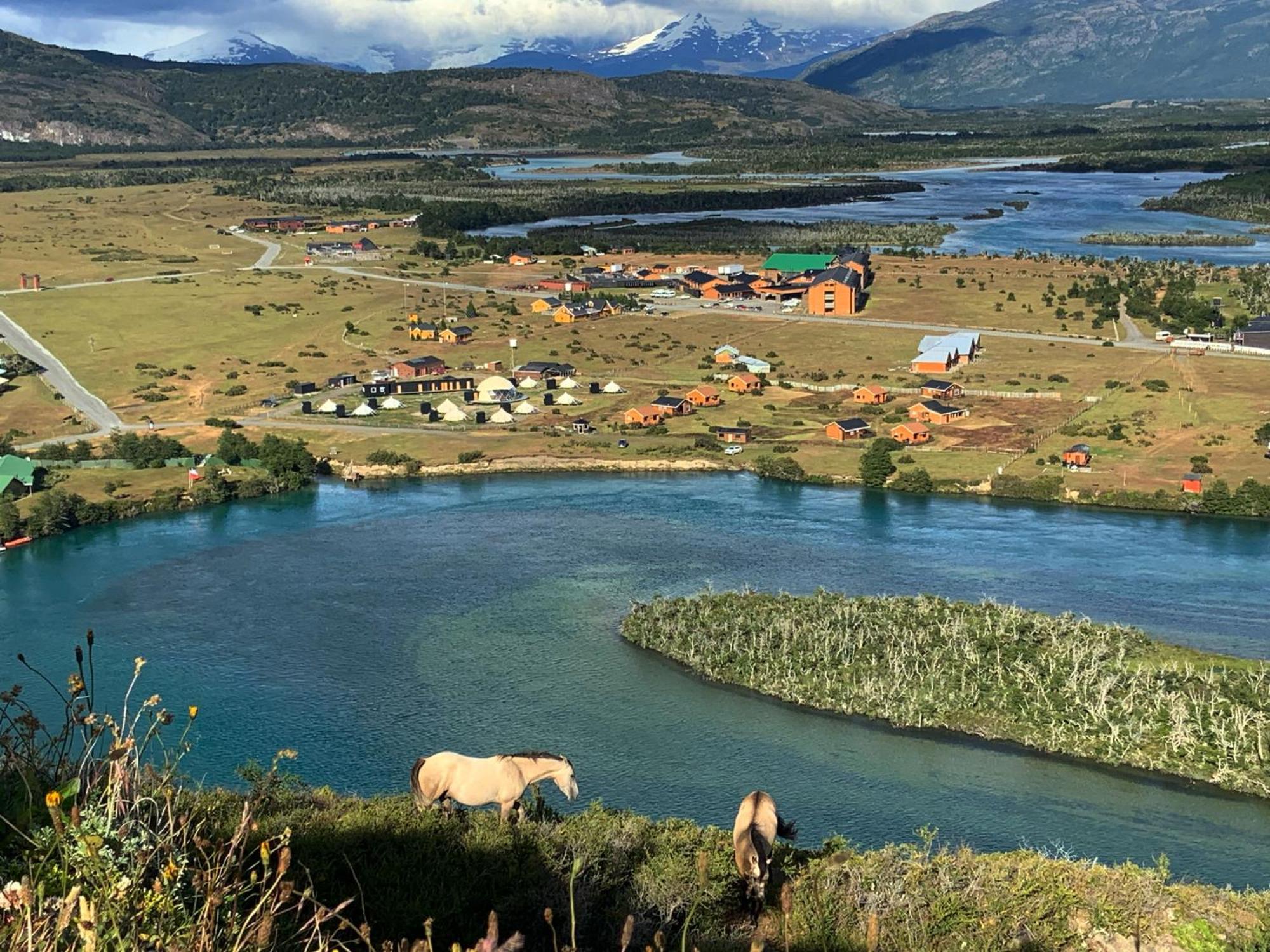 Chilenativo Riverside Camp Torres del Paine National Park Exterior photo